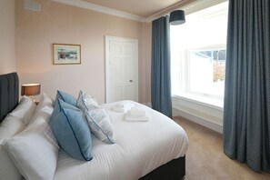 Iron/ironing board, WiFi, bed sheets - Mariners Haven in Troon (Troon)