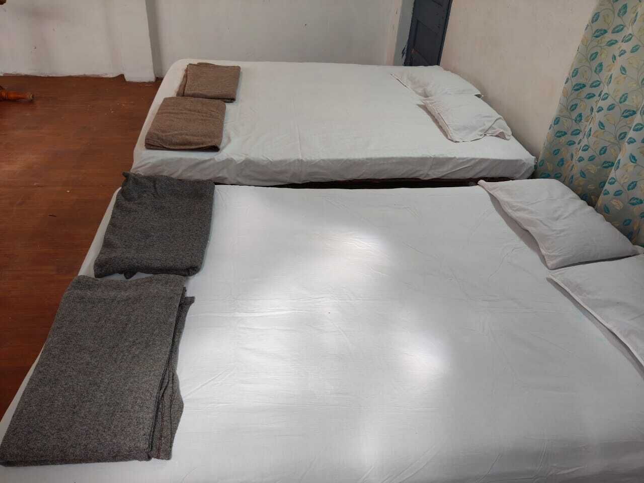 Basic Quadruple Room | Free WiFi, bed sheets