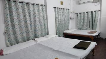 Free WiFi, bed sheets