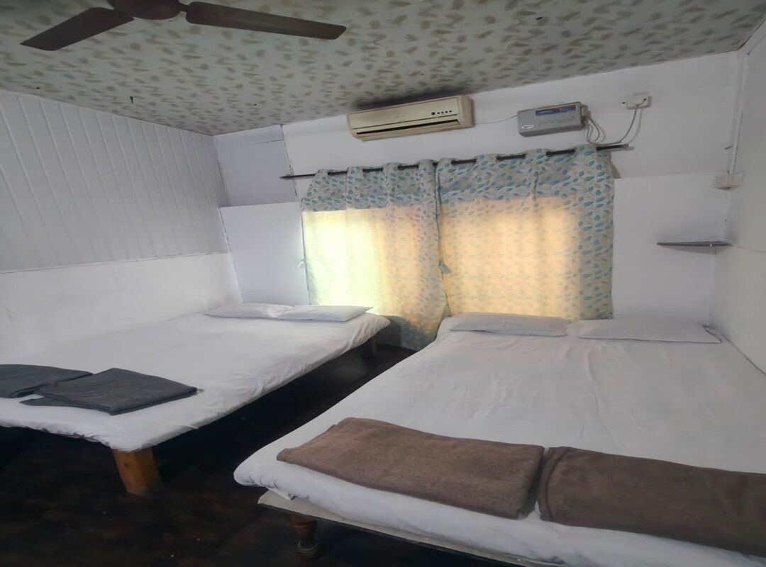 Standardværelse til 4 personer | Gratis Wi-Fi, sengetøj