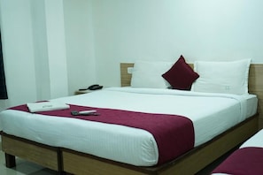 In-room safe, soundproofing, free WiFi - I5 BOUTIQUE HOTEL (Chennai)