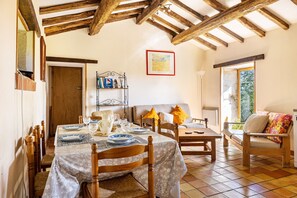 TV - Holiday Home “Gîte Des Hiboux” with Shared Pool, Private Terrace & Wi-Fi (Sanxay)