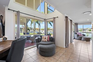 Living area - Family Tides – Waterfront Home on the Canal (Banksia beach)