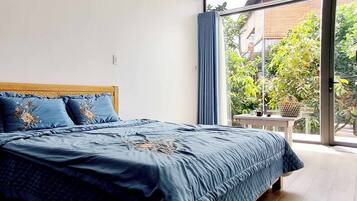 Standard Double Room Single Use, Garden View | Iron/ironing board, free WiFi