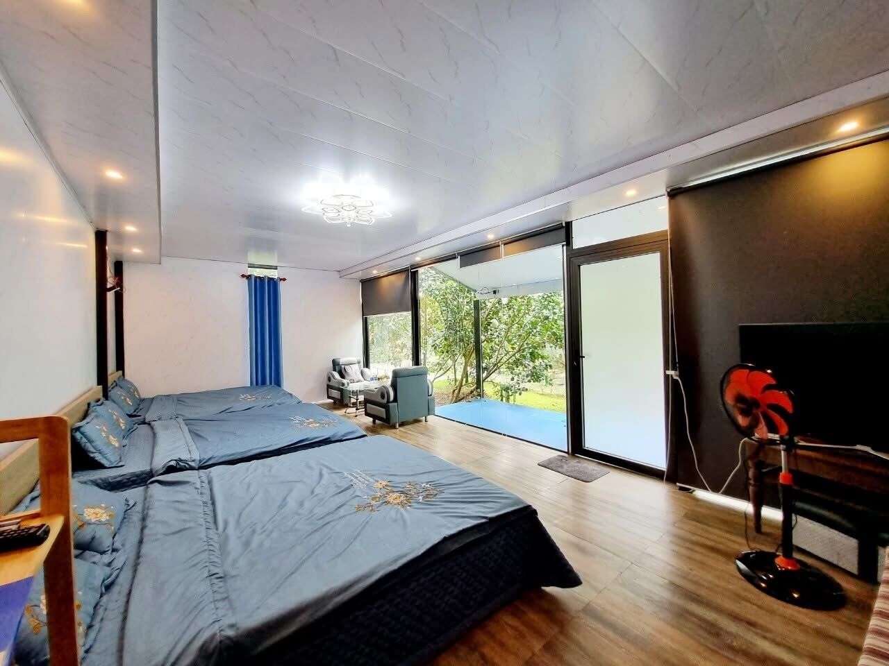 Perhebungalow, näköala puutarhaan | Silitysrauta/-lauta, ilmainen Wi-Fi