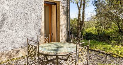 Bed and Breakfast 'Chambre Klimt' with Shared Pool, Shared Terrace and Wi-Fi