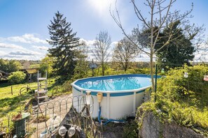 Pool - Bed and Breakfast 'Chambre Pissaro' with Shared Pool, Private Terrace and Wi-Fi (Sanxay)