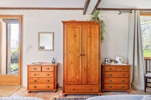 Interior - Bed and Breakfast 'Chambre Pissaro' with Shared Pool, Private Terrace and Wi-Fi (Sanxay)