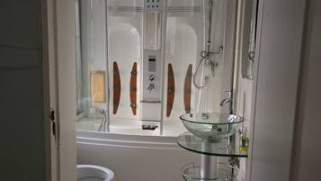 Room, 1 Bedroom, Smoking | Bathroom