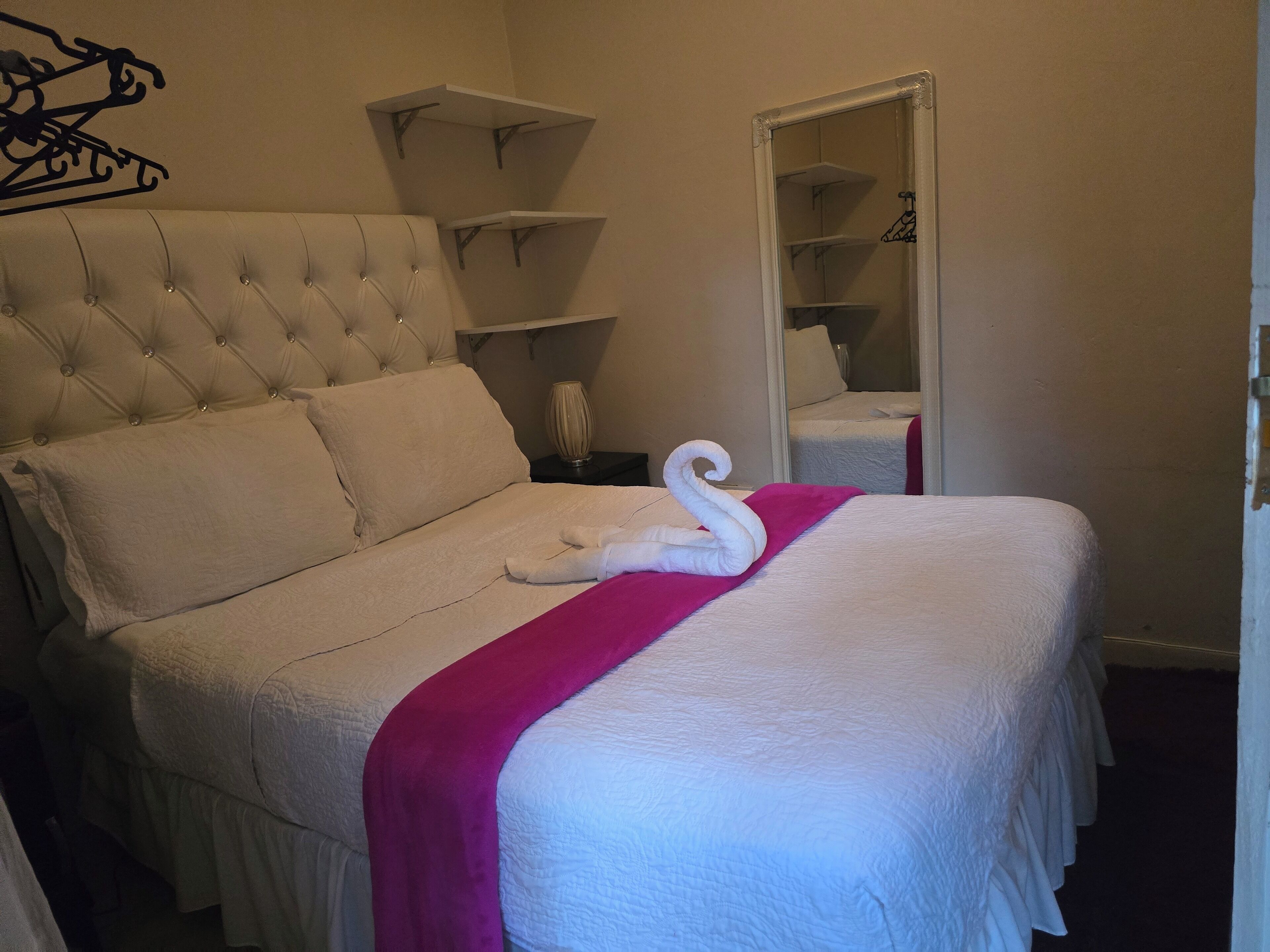 Room, 1 Bedroom, Smoking | 1 bedroom