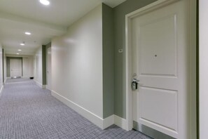 Interior - Spacious, Downtown Location – Great for Work and Relaxing! (Portland)