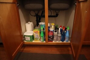 Room - Spacious, Downtown Location – Great for Work and Relaxing! (Portland)