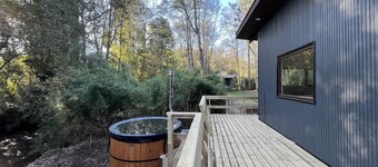 Caba a Alerce BBQ Home Office Wood Hot Tub