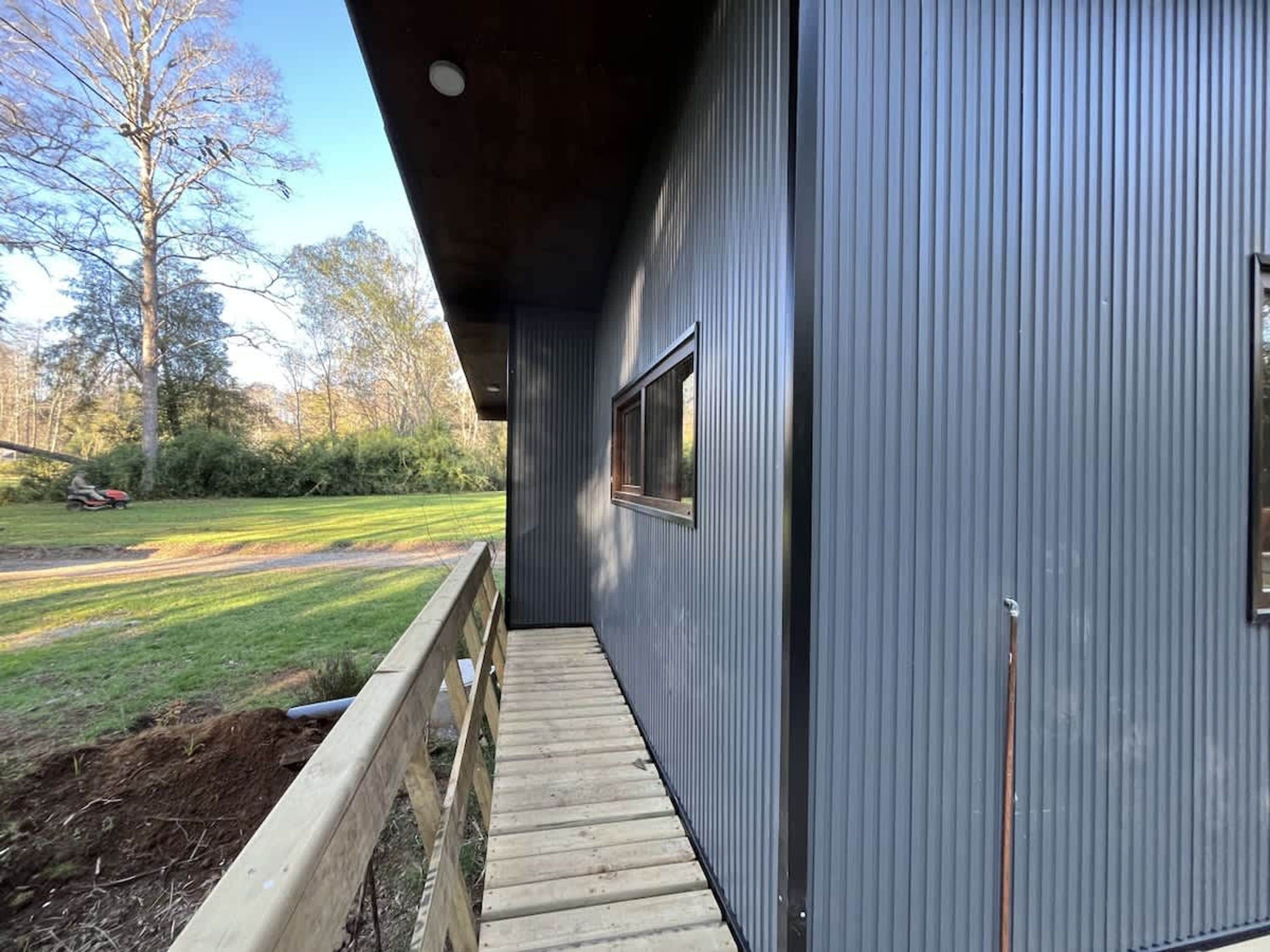 2 عدّة غرف نوم وخدمة الإنترنت