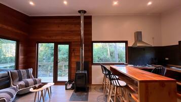 2 عدّة غرف نوم وخدمة الإنترنت