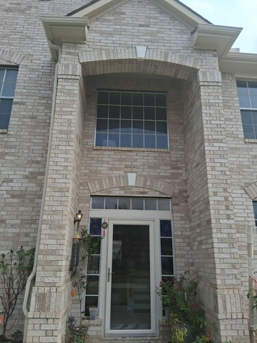 5-bedroom house  in charming Sugarland Tx