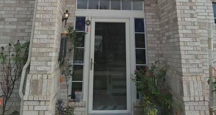 5-bedroom house in charming Sugarland Tx