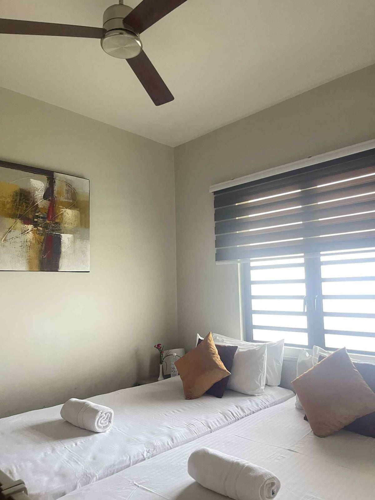 免费 WiFi、床单