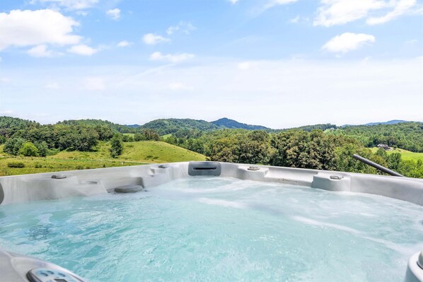 Outdoor spa tub - Elevated Cabin  2 - Elevated Cabin  1 - Architect-Designed | Sleeps 5–6 | 3 Bedrooms | 16 ft in the Air | Private Hot Tub + Pizza Oven (Marshall)