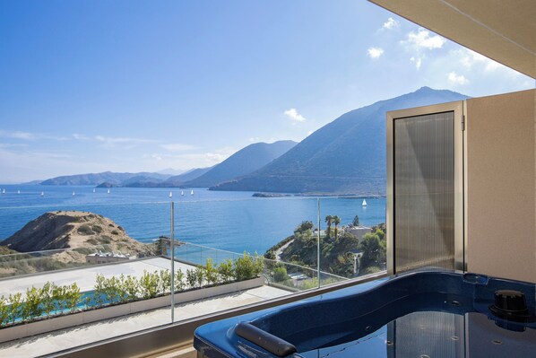 Deluxe suite, balkon, uitzicht op zee | Kameruitzicht