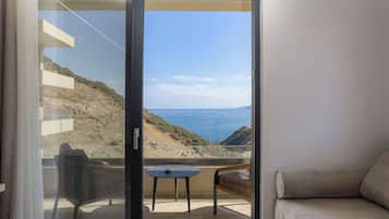 Blackout curtains, soundproofing, iron/ironing board, free WiFi