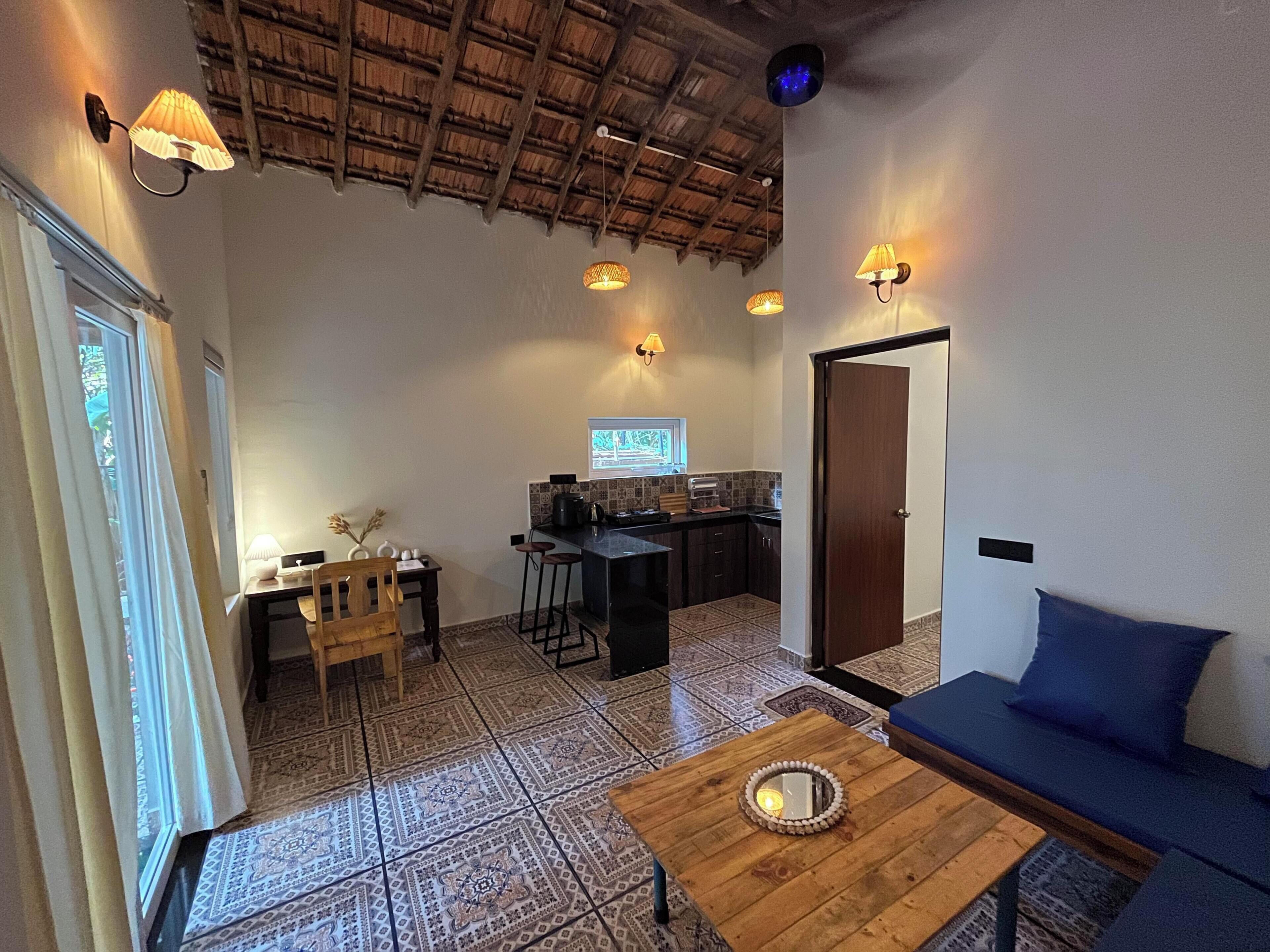 Desk, laptop workspace, free WiFi