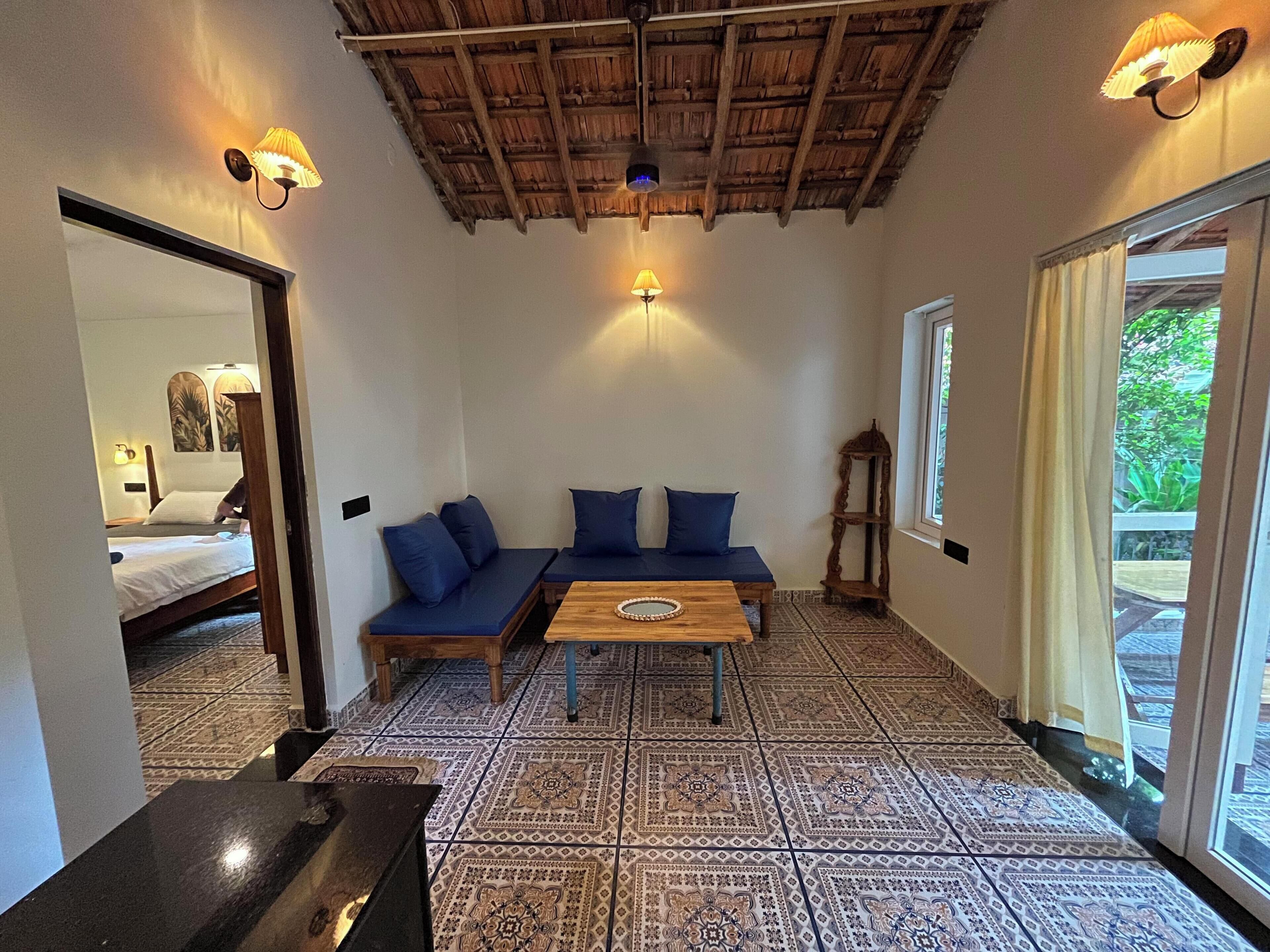 Desk, laptop workspace, free WiFi