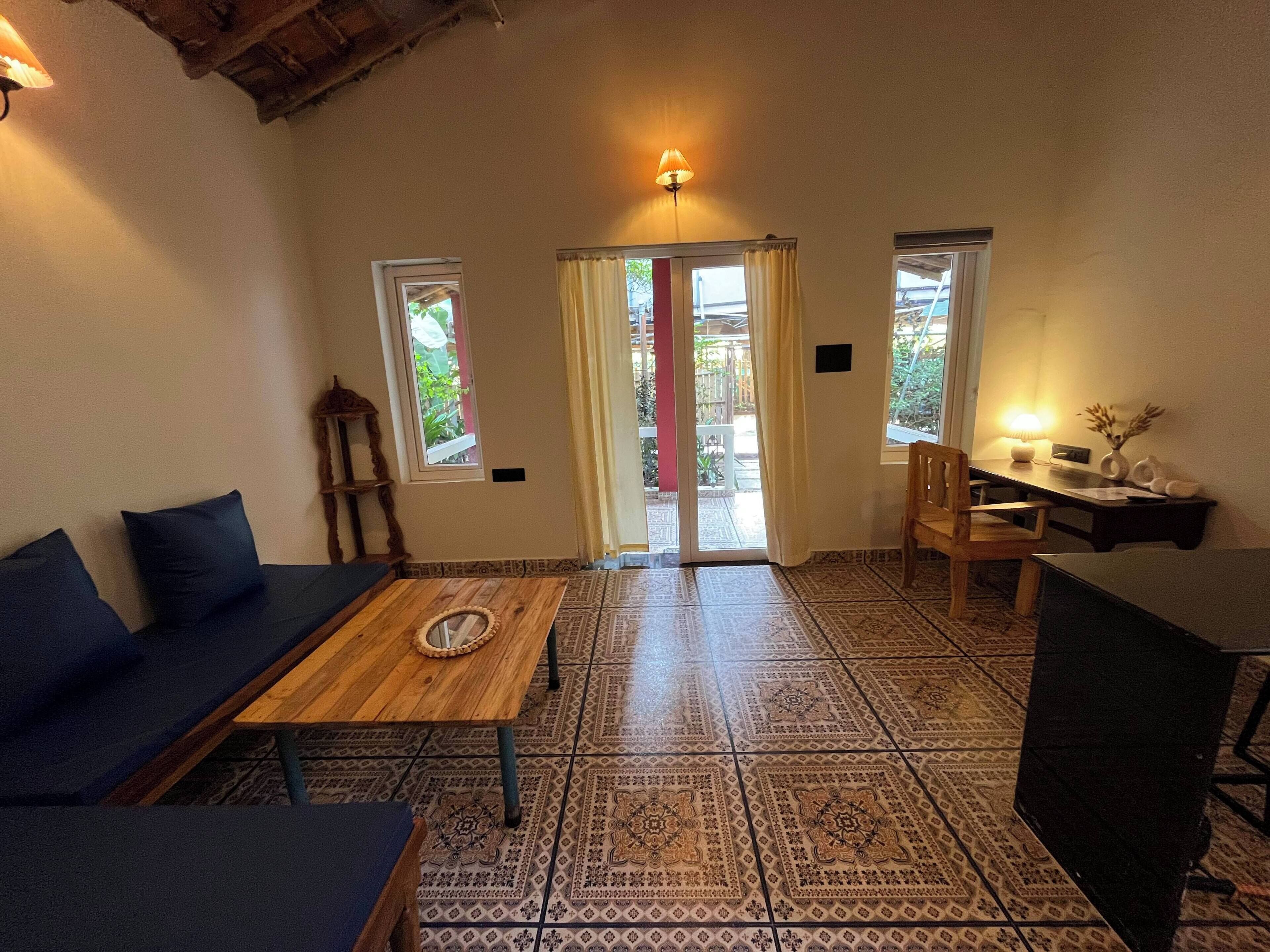 Basic Room | Desk, laptop workspace, free WiFi, bed sheets