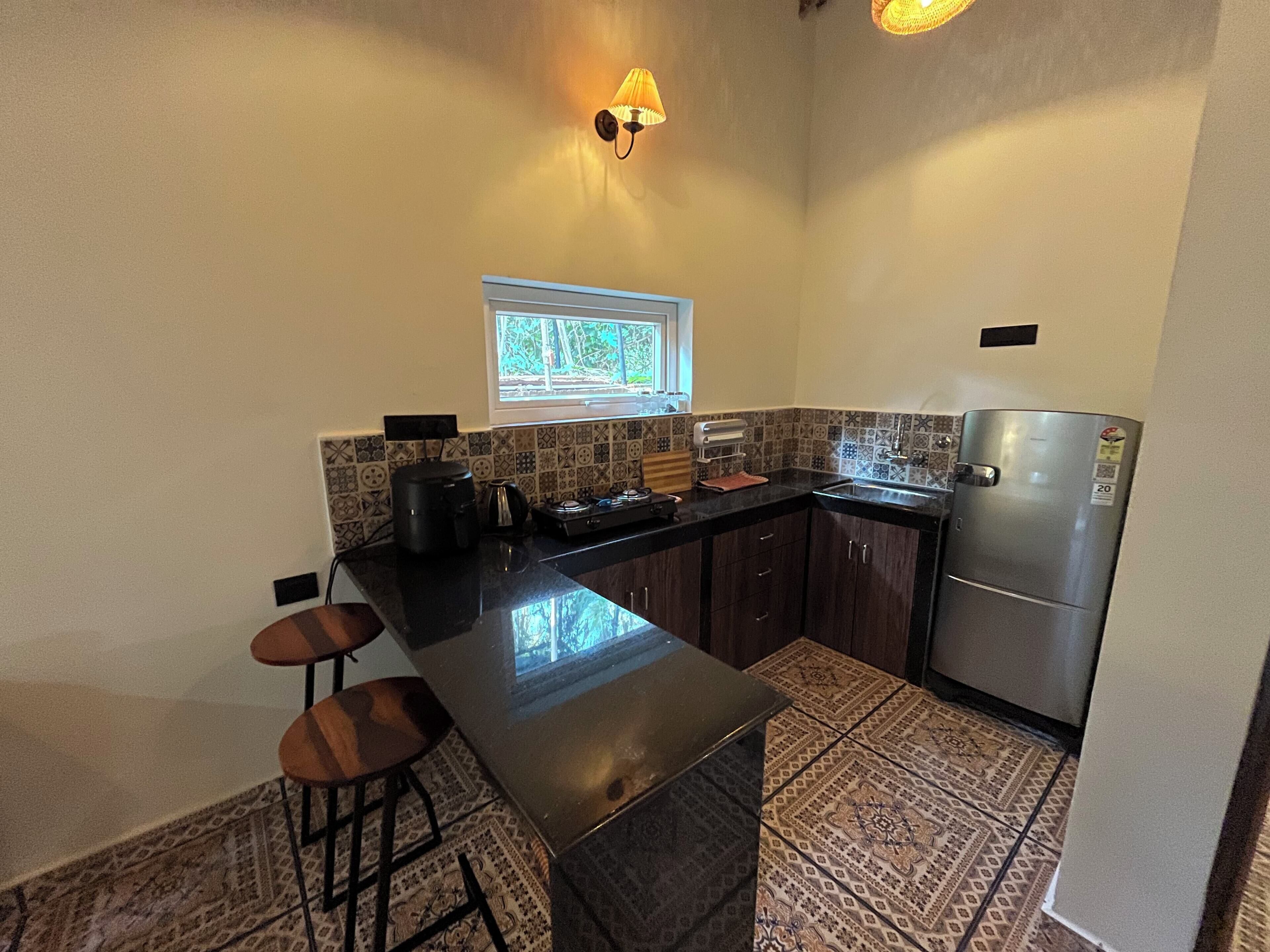 Basic Room | Desk, laptop workspace, free WiFi, bed sheets