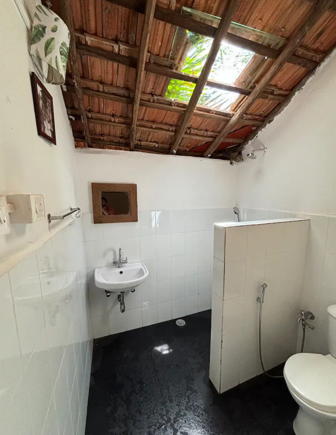 Ducha, artículos de tocador gratuitos, secador de pelo, toallas