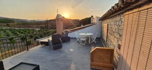 تناول الطعام بالخارج