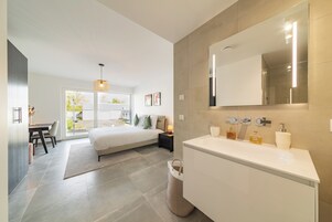 高级公寓, 阳台 | 浴室 | 淋浴设施、吹风机、毛巾、肥皂