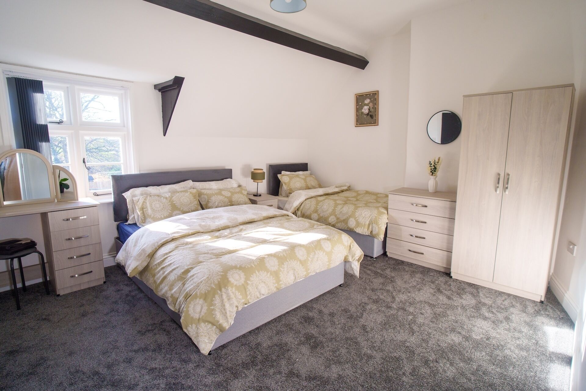 Iron/ironing board, free WiFi, bed sheets