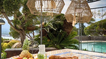 Tägliches nach Wunsch zubereitetes Frühstück (20 EUR pro Person)