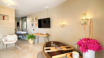 Luxury Double Room, 1 King Bed, Roll-in Shower, Sea View