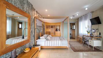 Family Room, Sea View | In-room safe, blackout drapes, soundproofing, iron/ironing board