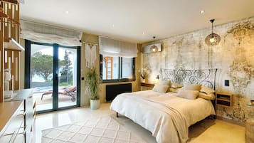 Deluxe Double Room, Sea View | In-room safe, blackout drapes, soundproofing, iron/ironing board