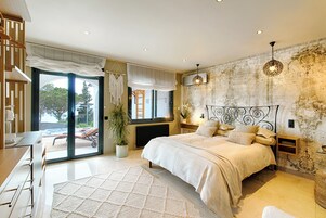 Deluxe Double Room, Sea View | In-room safe, blackout drapes, soundproofing, iron/ironing board