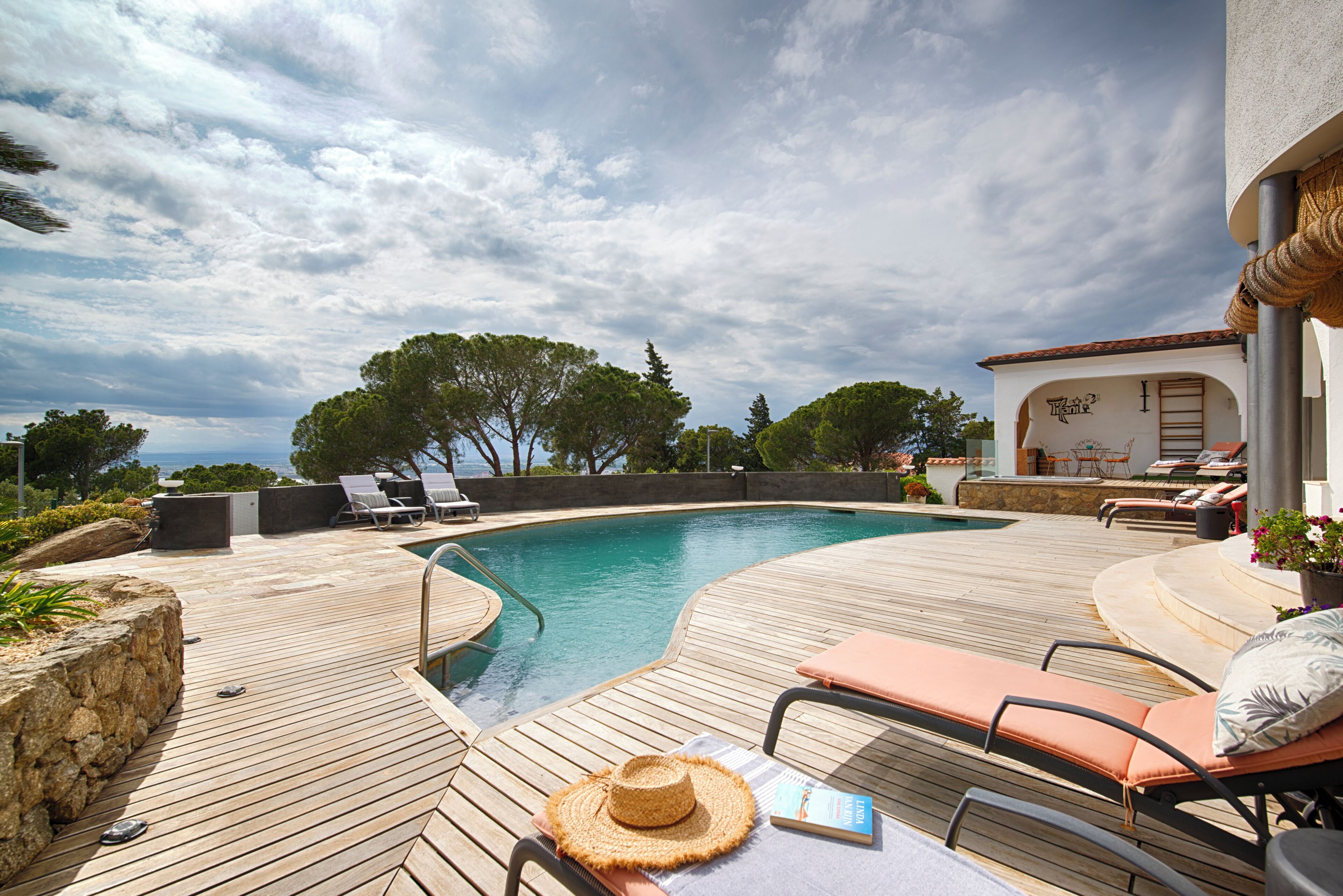Seasonal outdoor pool, sun loungers