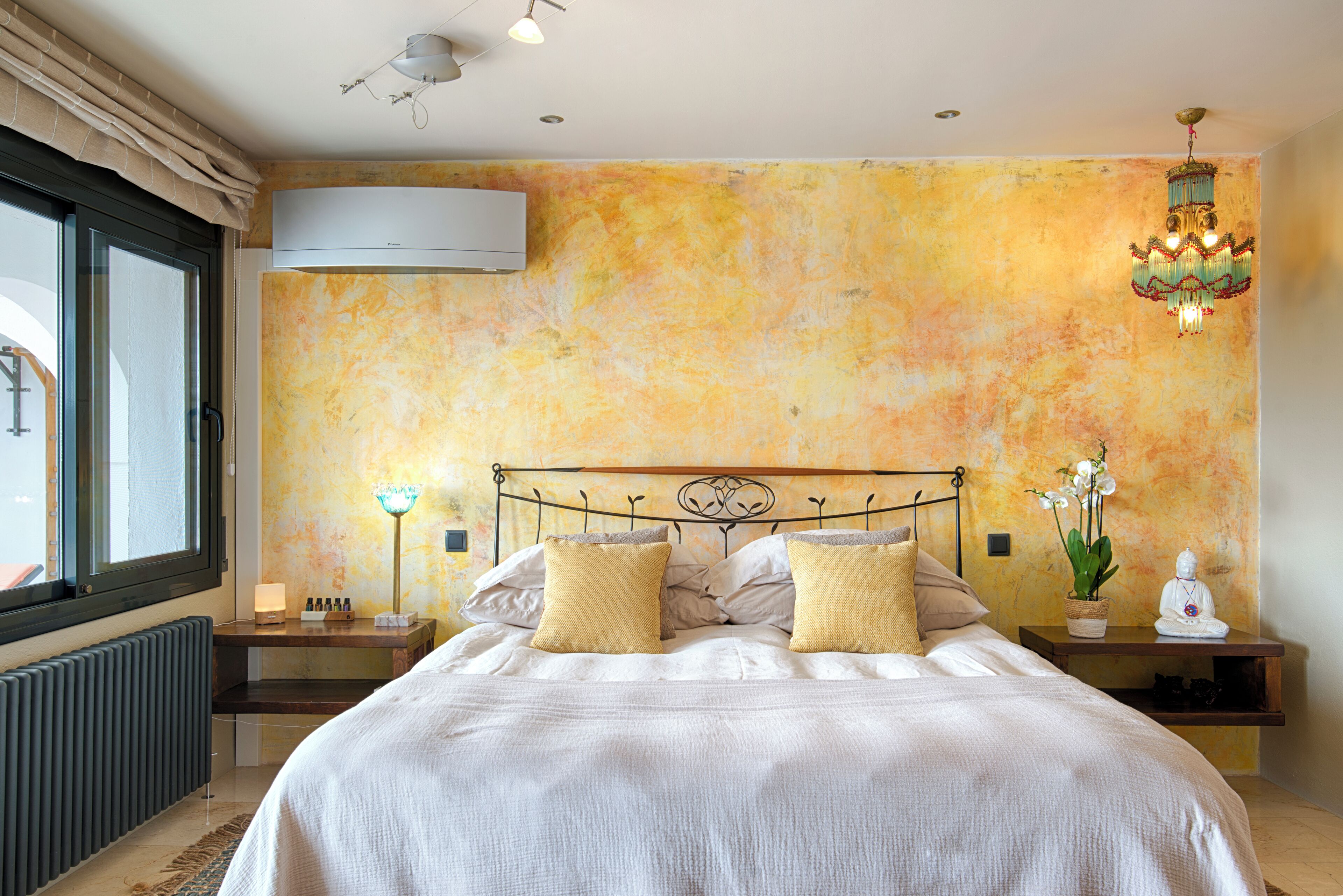 Luxury Double Room, 1 King Bed, Roll-in Shower, Sea View