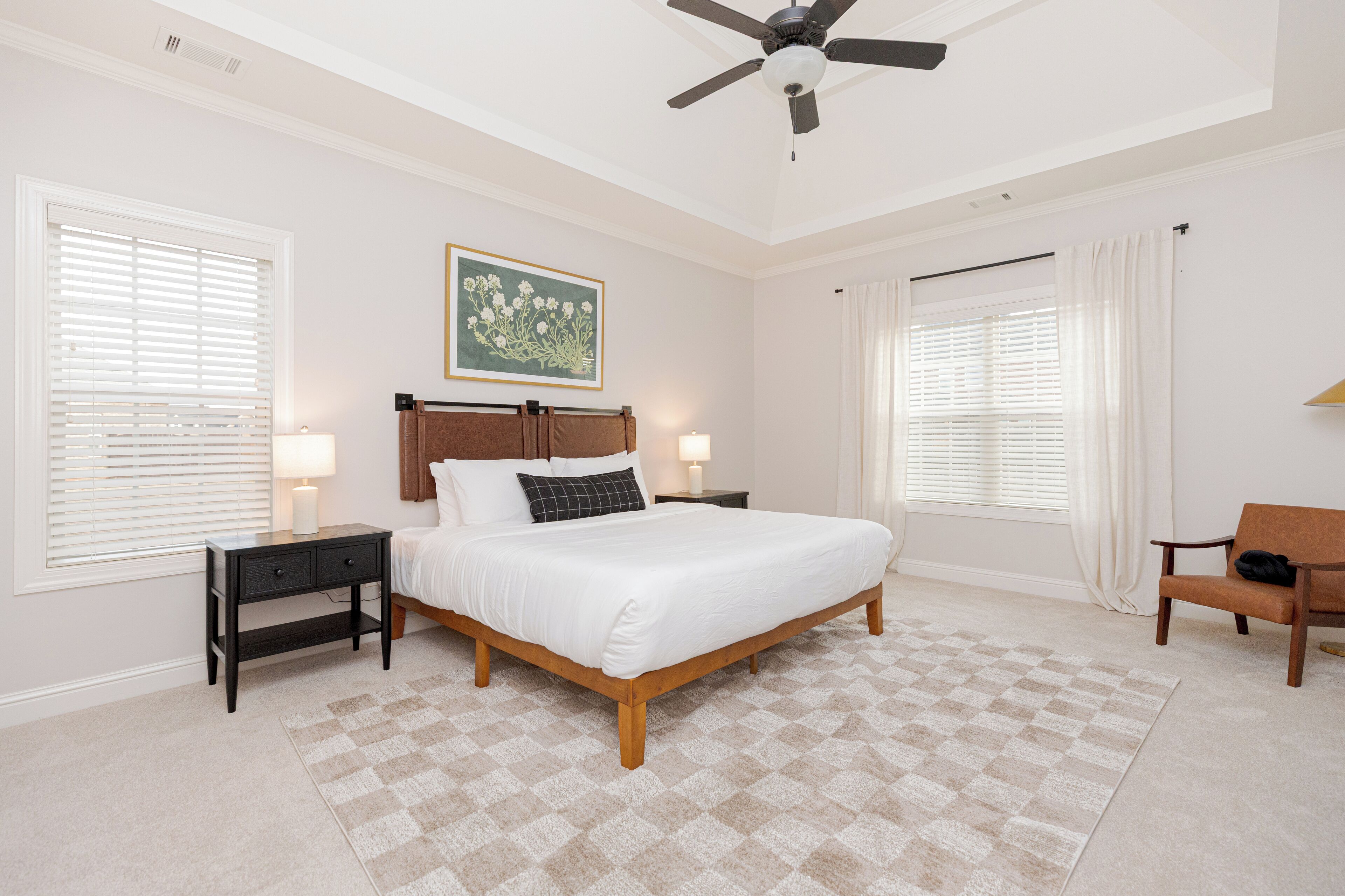 Bureau, fer et planche à repasser, lit parapluie, Wi-Fi gratuit