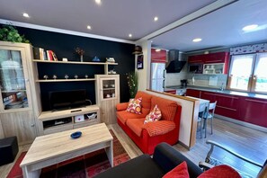 TV - 3 bedroom house in Niembro (Llanes)