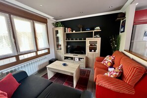 TV - 3 bedroom house in Niembro (Llanes)
