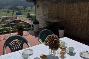 Outdoor dining - 3 bedroom house in Niembro (Llanes)