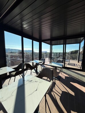 Terrace/patio - Lamal Hotel (Naples)