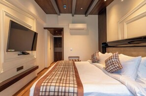 Habitación Premium | Caja de seguridad en la habitación y escritorio 