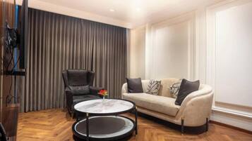 Presidential Suite | In-room safe, desk, laptop workspace, iron/ironing board