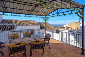 Outdoor dining - Country House 'Romo 2' with Mountain View, Wi-Fi and Air Conditioning (Rute)