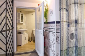 Shower, hair dryer, towels - Country House 'Romo 2' with Mountain View, Wi-Fi and Air Conditioning (Rute)