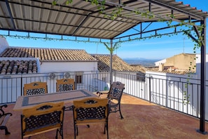 Outdoor dining - Country House 'Romo 2' with Mountain View, Wi-Fi and Air Conditioning (Rute)